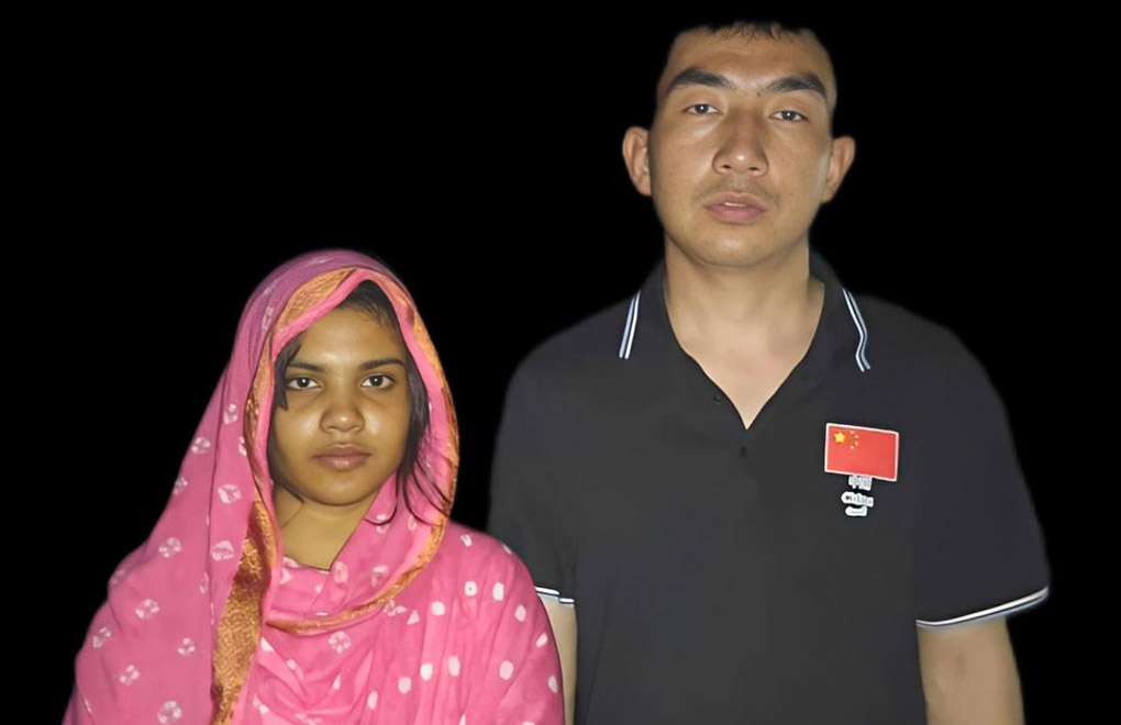 ___বামে মিঠাপুকুরের কন্যা আনিকা আক্তার ডানে চীনা যুবক মা লিয়াংহুইয়।